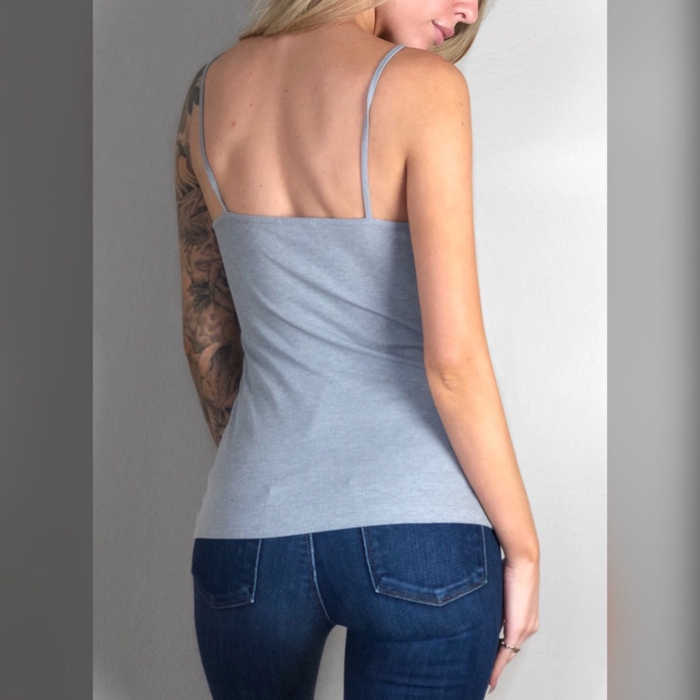 🆕 Basic Gray Tank Top - Picture 2 of 2